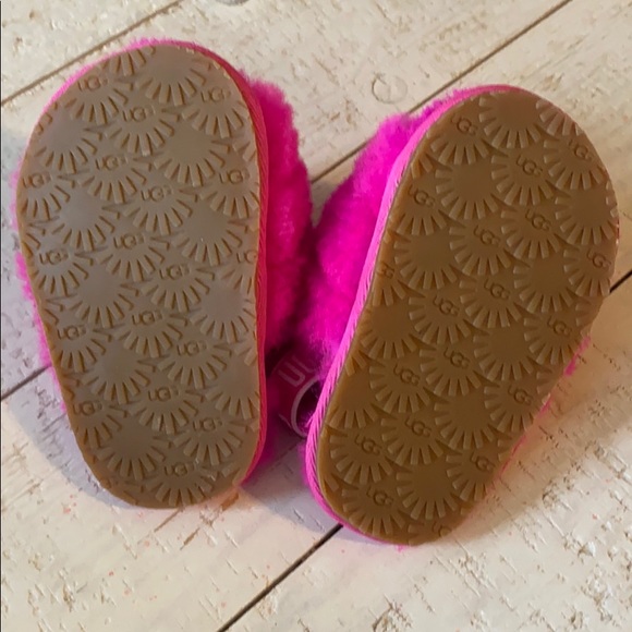 UGG slippers - Picture 3 of 4